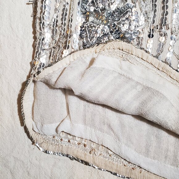 Rare Vintage Silver Glass-Beaded Fringe Silk Tee size XS / S - Picture 15 of 17